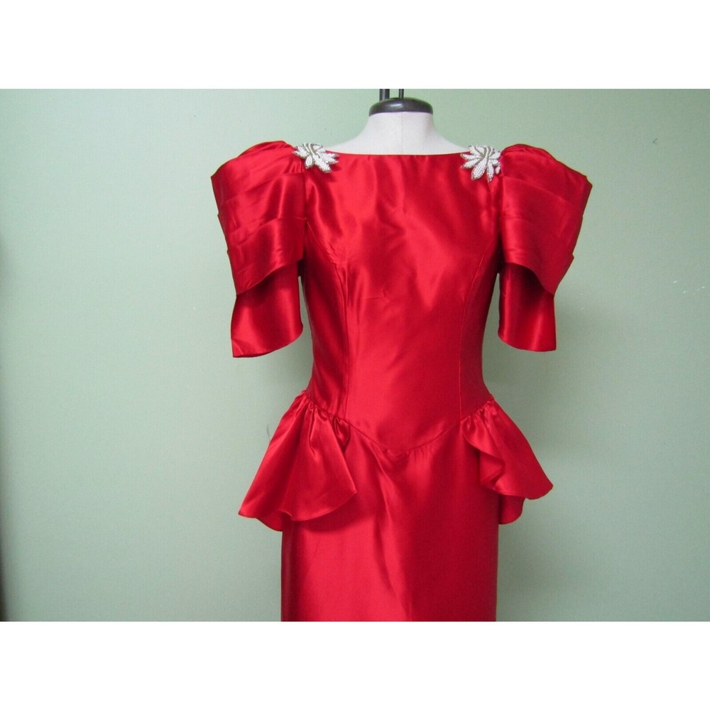 VINTAGE 1980'S RED FULL LENGTH GOWN W/ PEPLUM & BEADED BACK / 34" BUST
